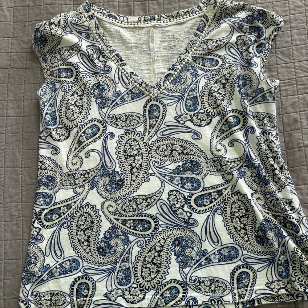 Banana Republic Blue and Black Paisley V-Neck Top